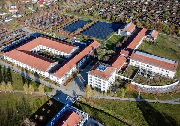 1109 LX EL HC M120/380W 166+ BW solar modules | Mühlenbeck, Germany